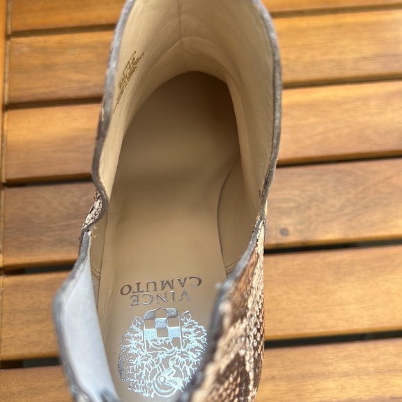 Vince Camuto leather reptile print boot SZ 9 - Picture 9 of 16